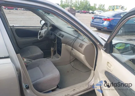 2001 Chevrolet Prizm z USA, uszkodzony, nr VIN 1Y1SK52821Z413842